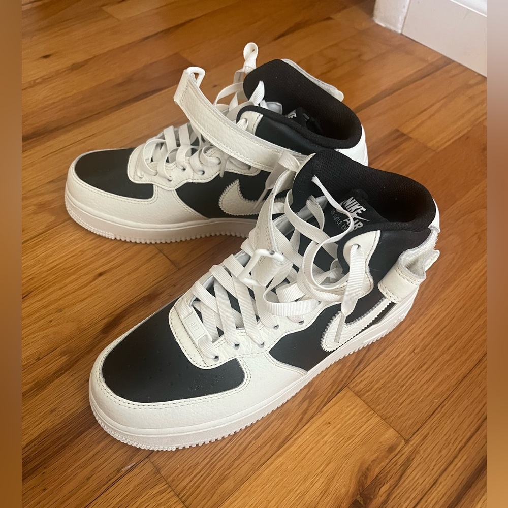 Nike Air Force 1 - Size 8 Womens